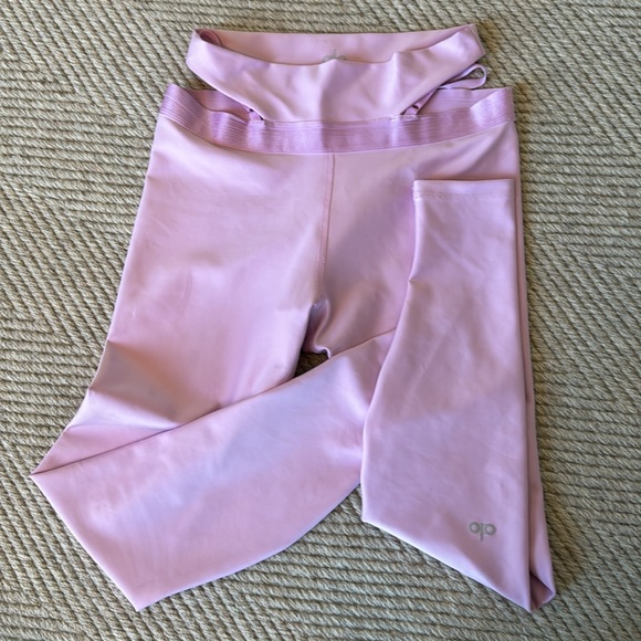 ALO YOGA no longer made sold out pink garder belt leggings S - Picture 5 of 8